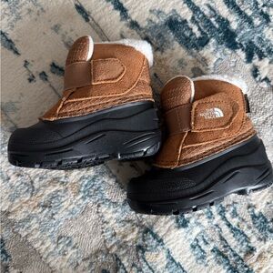 North Face Boots - NWOT 5T